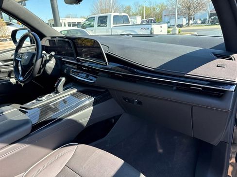 Used 2023 Cadillac Escalade Sport AWD/4WD image 29