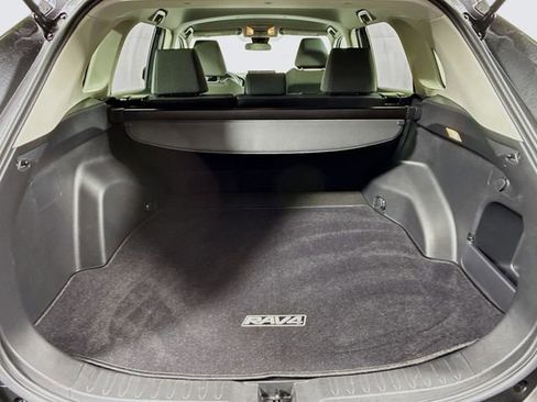 Used 2021 Toyota RAV4 XLE image 25