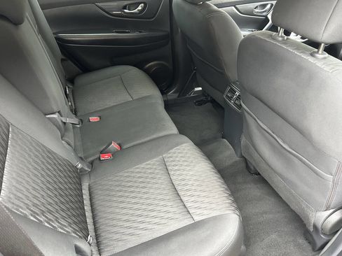 Used 2020 Nissan Rogue SV image 23