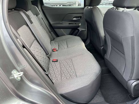 Used 2025 Nissan Kicks SV FWD image 9