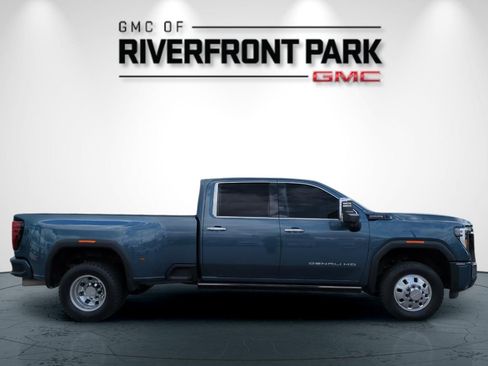 Used 2026 GMC Sierra 3500 Denali Ultimate AWD/4WD image 2