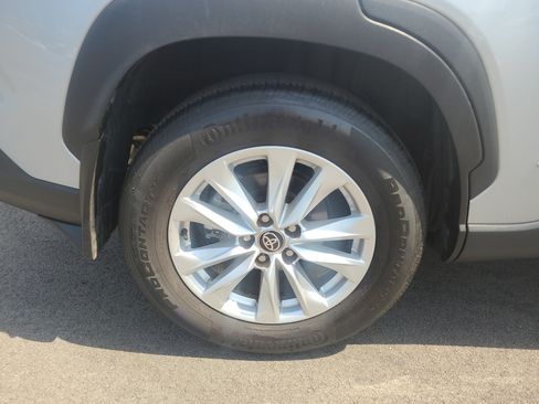 Certified 2023 Toyota Corolla Cross LE AWD/4WD image 11
