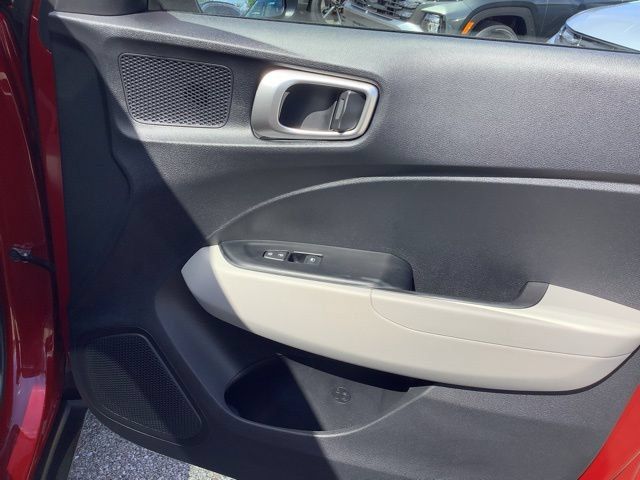 Used 2026 Hyundai Venue SEL FWD image 37