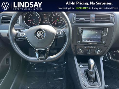 Used 2017 Volkswagen Jetta SE FWD image 10