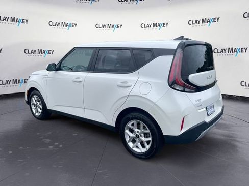 Used 2023 Kia Soul LX w/ LX Technology Package image 3