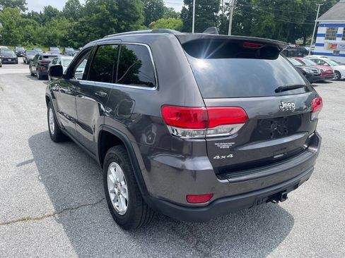 Used 2019 Jeep Grand Cherokee Laredo AWD/4WD image 8