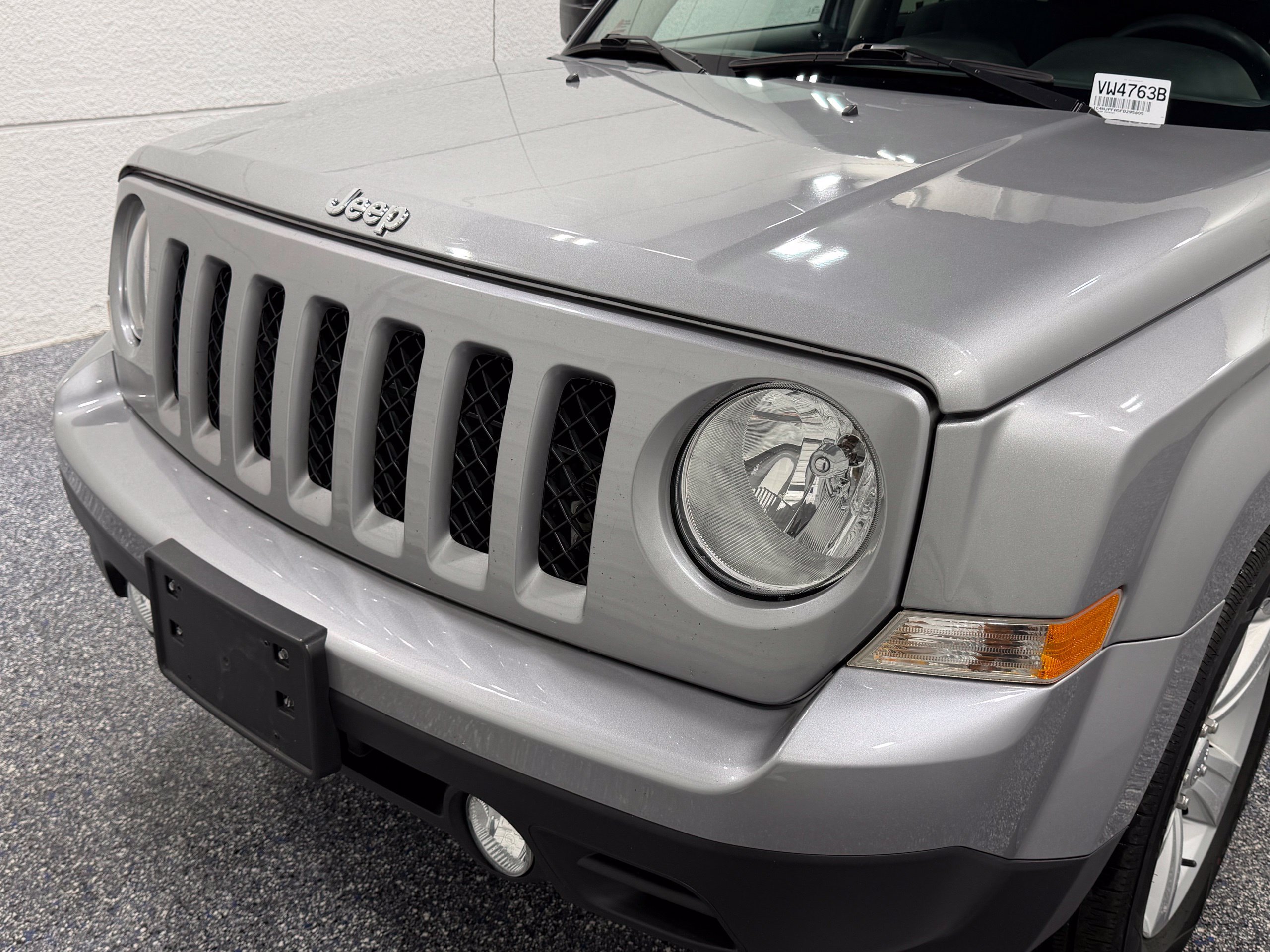 Used 2015 Jeep Patriot Latitude FWD image 15