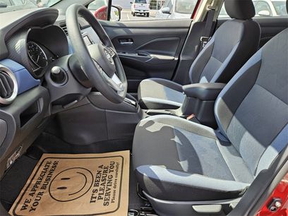 New 2025 Nissan Versa SV w/ Trunk Package