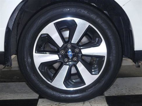 Used 2018 Subaru Forester 2.5i Premium w/ All-Weather Package AWD/4WD image 30