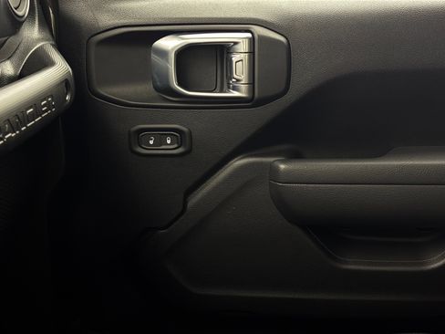 Used 2022 Jeep Wrangler Unlimited Sport AWD/4WD image 44