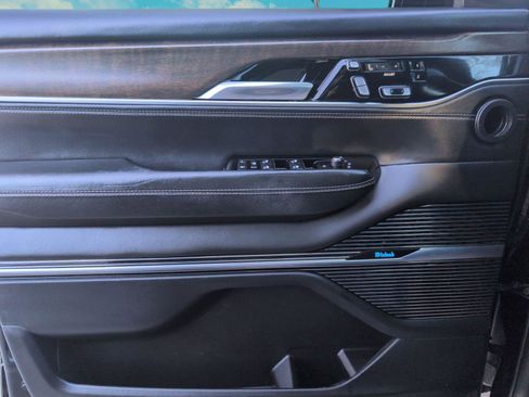 Used 2022 Jeep Grand Wagoneer Series II w/ Convenience Group III image 16