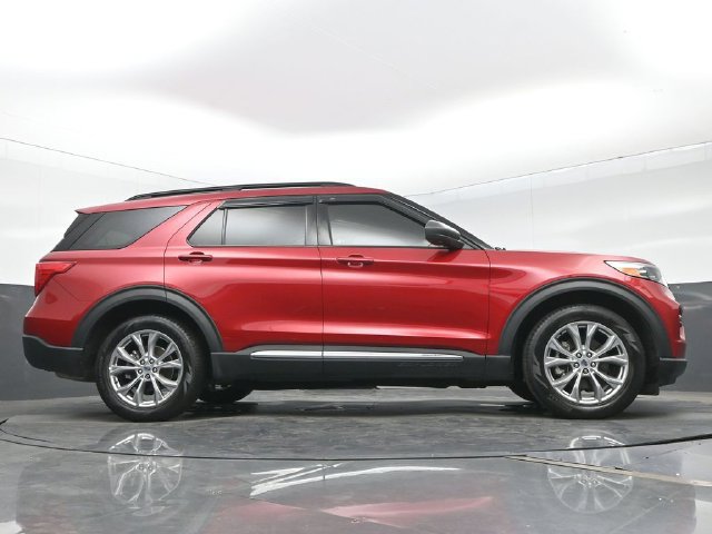 Used 2022 Ford Explorer XLT w/ Equipment Group 202A RWD image 28