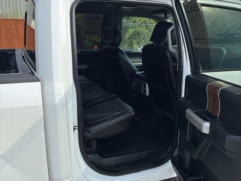 Used 2018 Ford F150 Lariat w/ Equipment Group 502A Luxury AWD/4WD image 9