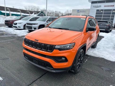 New 2026 Jeep Compass Latitude image 2