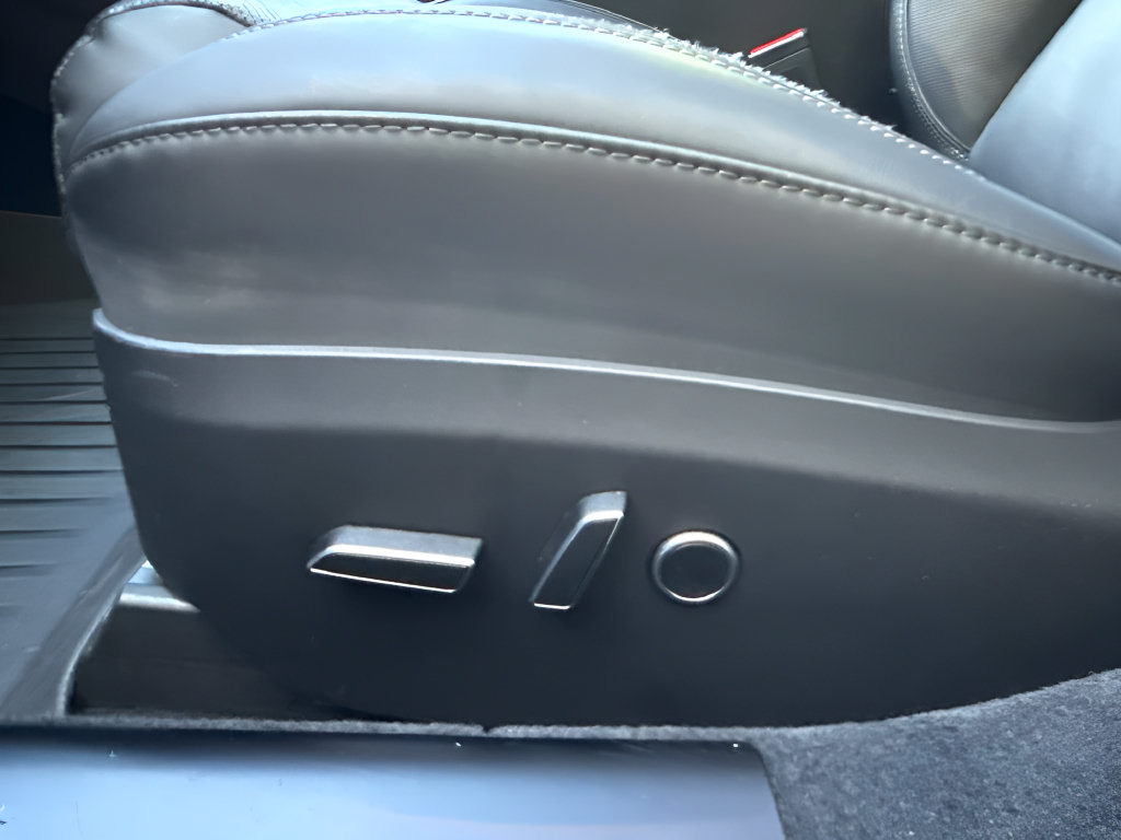 Used 2023 Tesla Model S Plaid AWD/4WD image 20