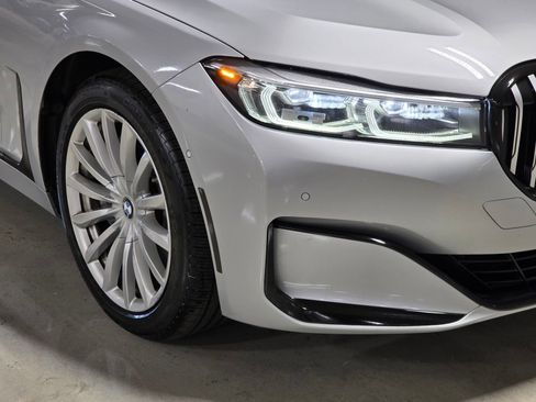 Used 2020 BMW 745e xDrive AWD/4WD image 10