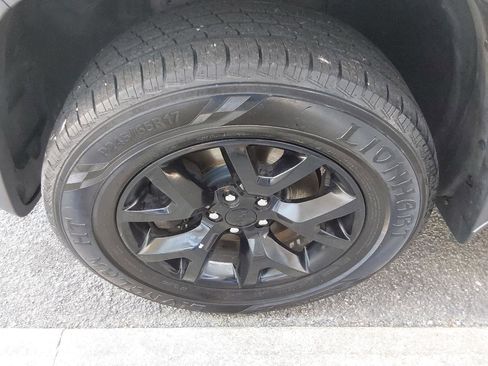 Used 2015 Jeep Cherokee Trailhawk w/ Cold Weather Group image 8