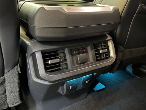 Used 2025 Ford F150 Platinum AWD/4WD image 44