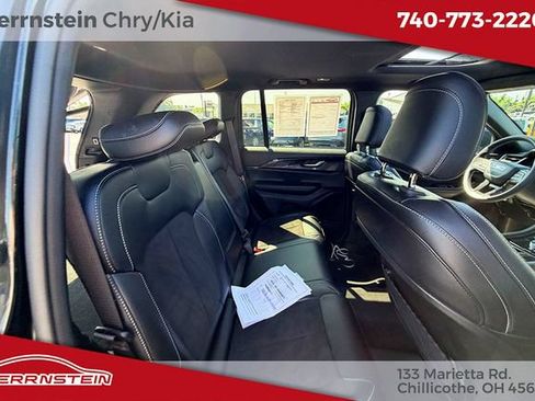 Used 2023 Jeep Grand Cherokee Altitude AWD/4WD image 22