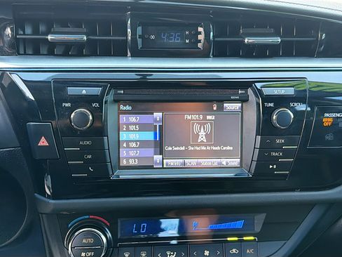 Used 2015 Toyota Corolla S image 25