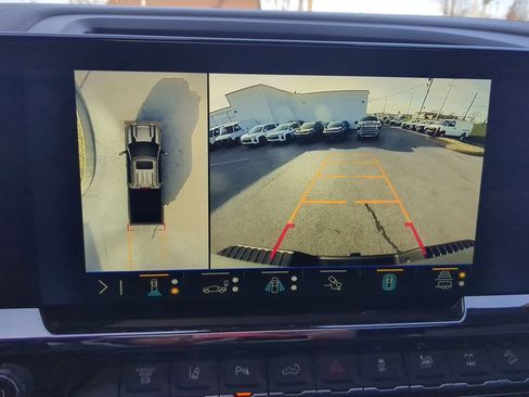 Used 2025 Chevrolet Silverado 2500 ZR2 w/ Technology Package image 15