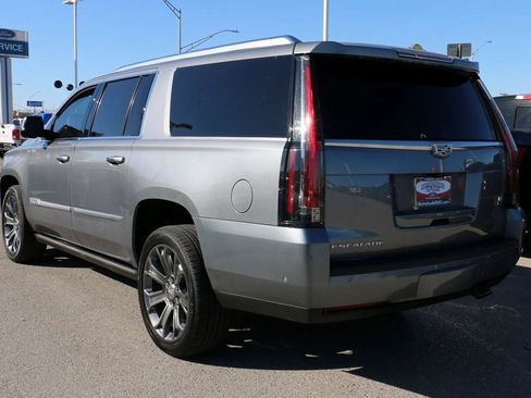 Used 2020 Cadillac Escalade ESV Premium Luxury image 7