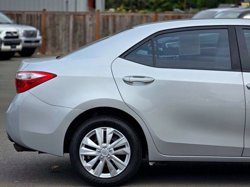 Used 2014 Toyota Corolla LE FWD image 14