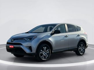 Used 2018 Toyota RAV4 LE FWD video 2