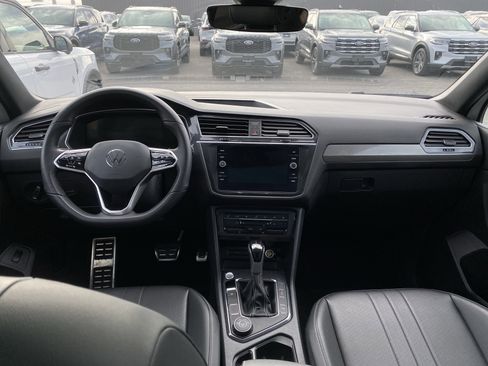 Used 2024 Volkswagen Tiguan SE R-Line image 12