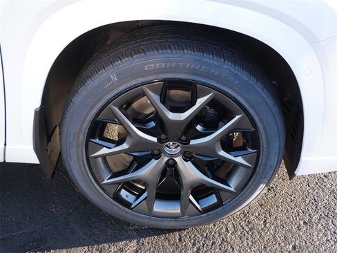 New 2026 Lexus TX 500h AWD image 19