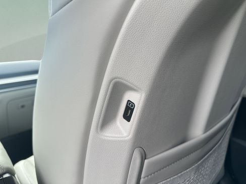 Certified 2025 Kia Sorento SX FWD image 25