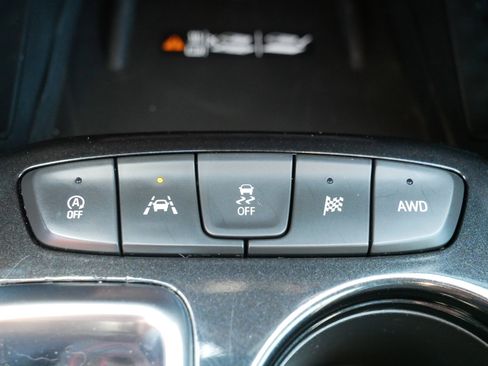 Used 2021 Chevrolet TrailBlazer RS w/ Technology Package image 33