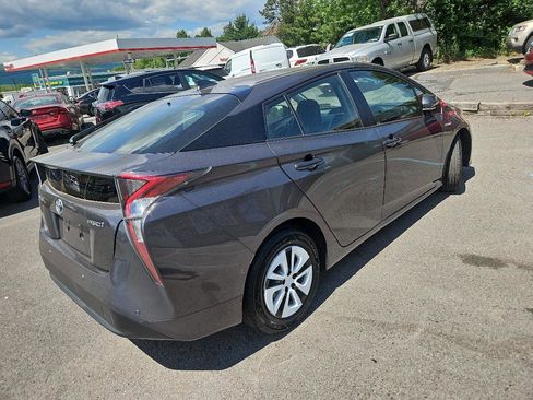 Used 2018 Toyota Prius Two w/ Prius Two Safety Plus Package FWD image 3