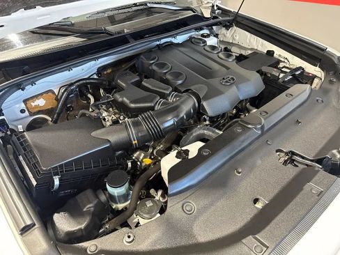 Used 2019 Toyota 4Runner TRD Off-Road AWD/4WD image 82