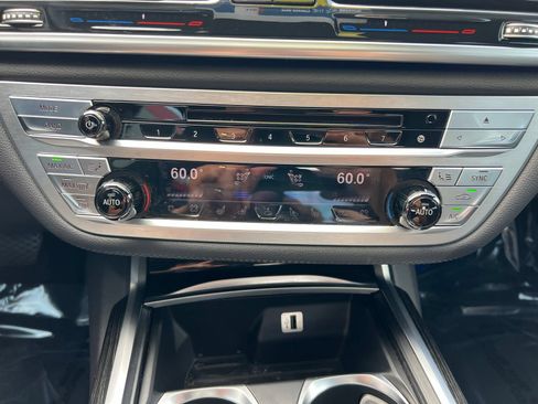 Used 2018 BMW 740e xDrive w/ M Sport Package AWD/4WD image 40