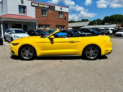 Used 2016 Ford Mustang Premium RWD image 8