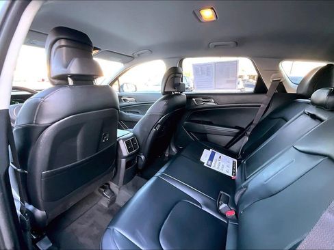 Used 2023 Kia Sportage EX image 16