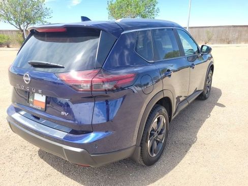 Certified 2024 Nissan Rogue SV w/ SV Premium Package FWD image 6