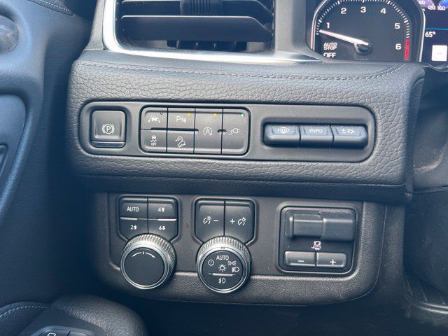 Used 2021 GMC Yukon Denali w/ Denali Premium Package AWD/4WD image 22