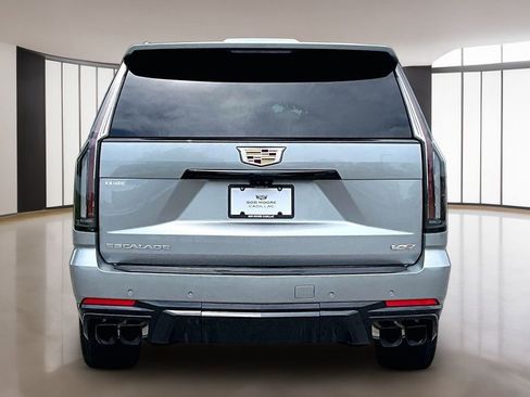 Used 2025 Cadillac Escalade V AWD/4WD image 4