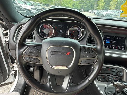 Used 2020 Dodge Challenger SXT RWD image 24