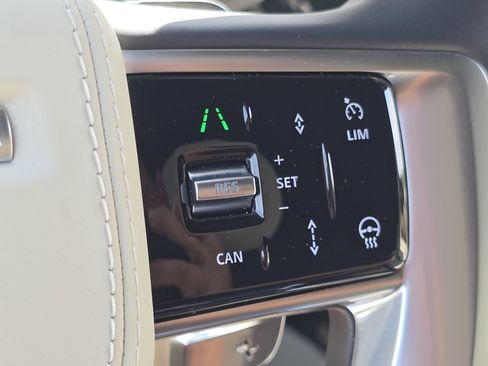 New 2025 Land Rover Range Rover SE image 16