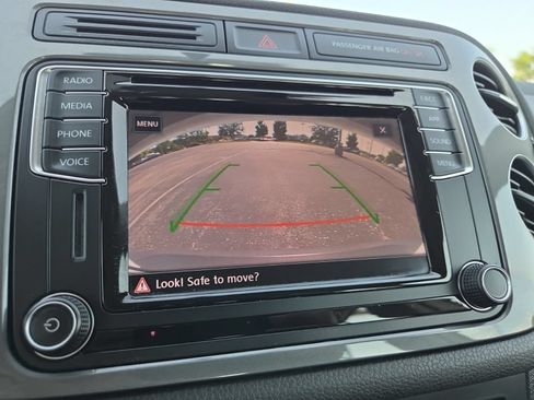 Used 2017 Volkswagen Tiguan Limited w/ Premium Package AWD/4WD image 29