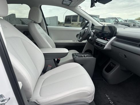 Used 2025 Hyundai Ioniq 5 Limited image 8