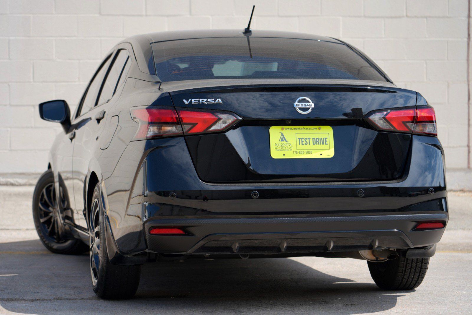Used 2021 Nissan Versa S FWD image 5