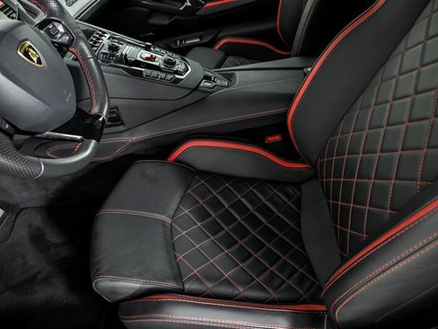 Used 2017 Lamborghini Aventador S AWD/4WD image 19