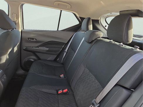 Used 2024 Nissan Kicks SV image 10