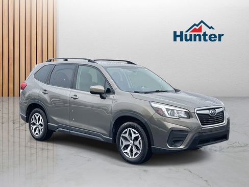 Used 2020 Subaru Forester Premium image 1