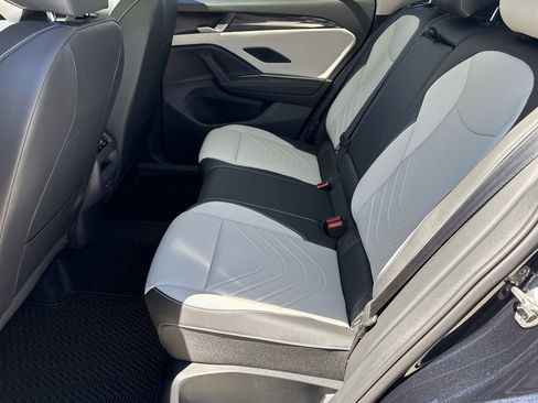 New 2026 Volkswagen Tiguan SE image 24