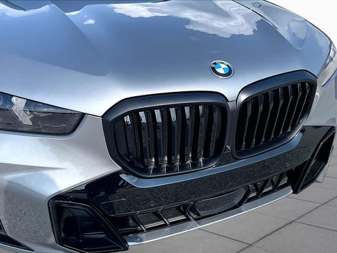 Used 2026 BMW X5 sDrive40i w/ Executive Package RWD image 30